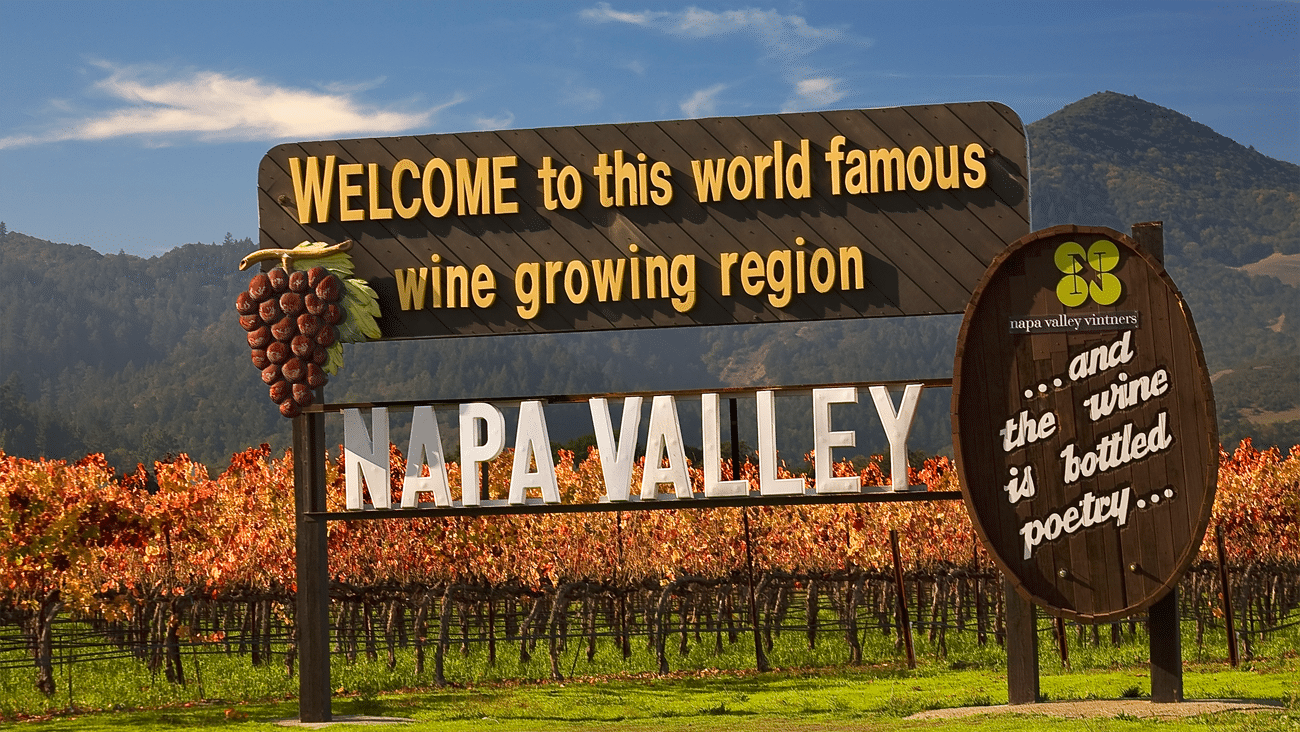 Best wine clubs that ship to California – red, white, and dessert wines with California vineyard theme